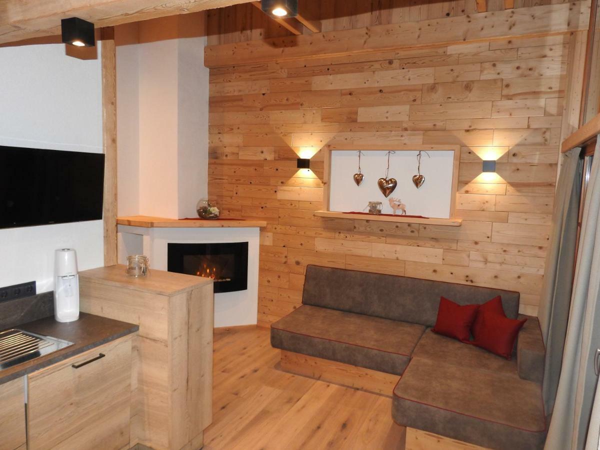 Blockhaus Ganschitter Apartment กรอสซาร์ล ภายนอก รูปภาพ