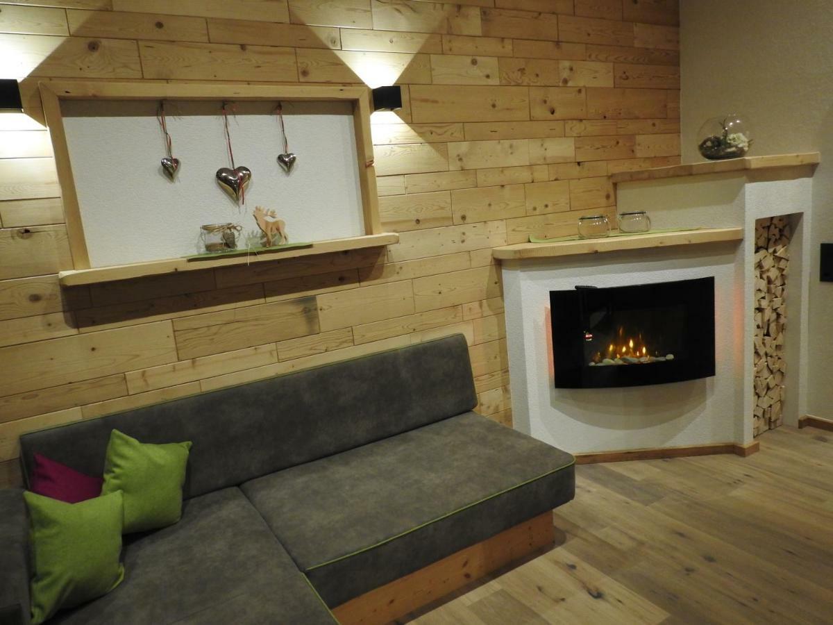 Blockhaus Ganschitter Apartment กรอสซาร์ล ภายนอก รูปภาพ