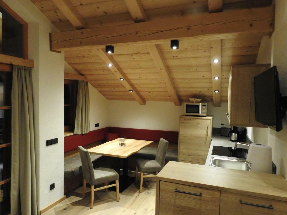 Blockhaus Ganschitter Apartment กรอสซาร์ล ภายนอก รูปภาพ