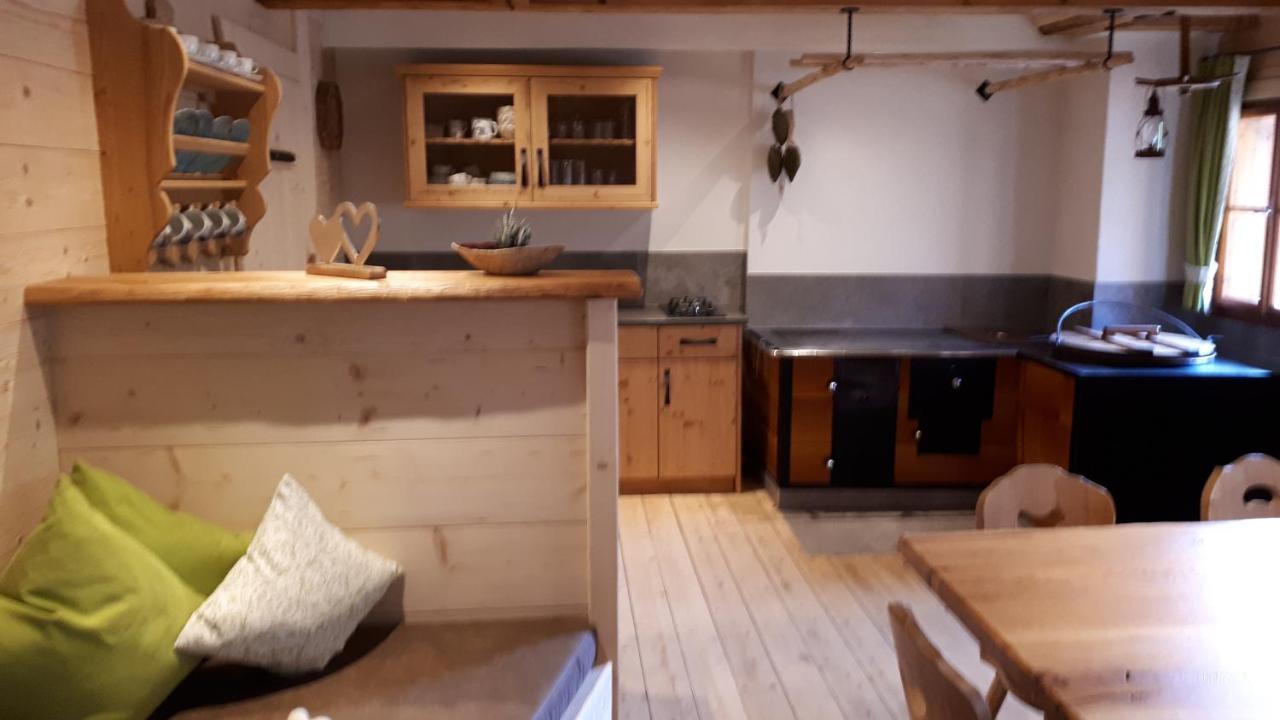 Blockhaus Ganschitter Apartment กรอสซาร์ล ภายนอก รูปภาพ