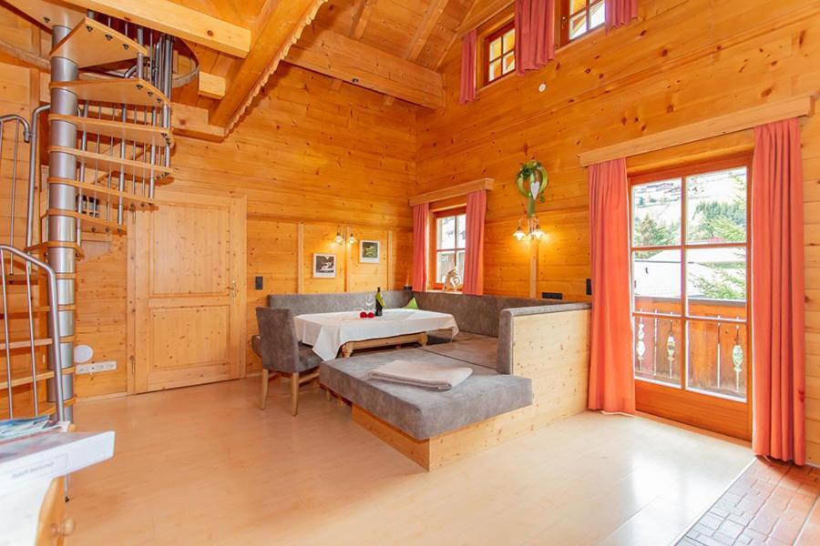 Blockhaus Ganschitter Apartment กรอสซาร์ล ภายนอก รูปภาพ